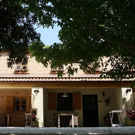 Sotto La Quercia Апартаменты
